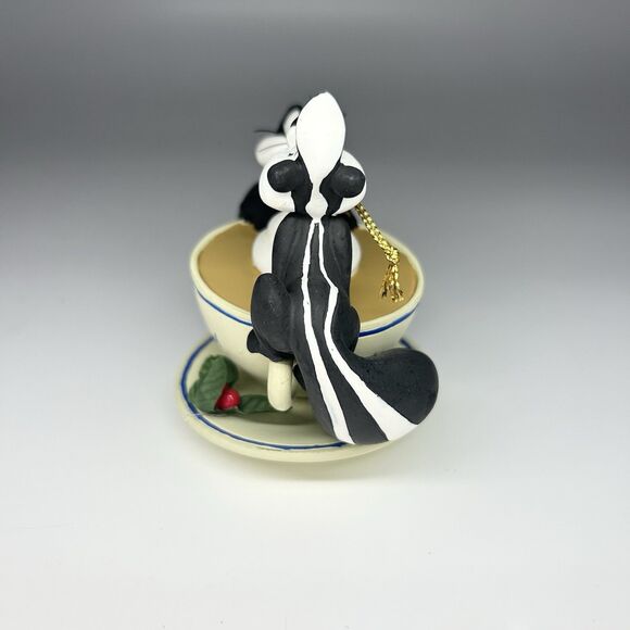 Looney Tunes Warner Bro Christmas Tree Ornament/Pepe Le Pew/Love You a Latte/Box - Picture 7 of 13